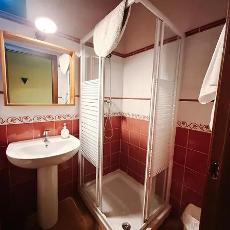 Casa Puerta De الباراثين